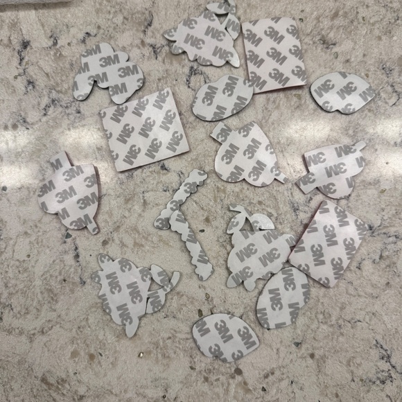 Bundle of 16 Iron on patches or glue on for decorative items - Picture 6 of 6